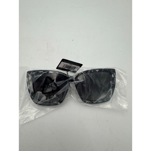 QWAVE Collection Steph Polarized Sunglasses, Crystal Jaguar / Smoke Gradient - Picture 1 of 3
